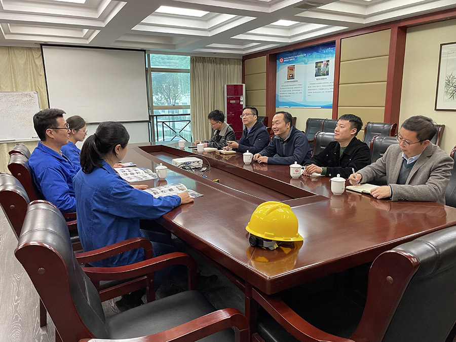 【539】湖州學院智能制造學院領導蒞臨我司參觀座談(1).jpg 【539】湖州學院智能制造學院領導蒞臨我司參觀座談(1).jpg